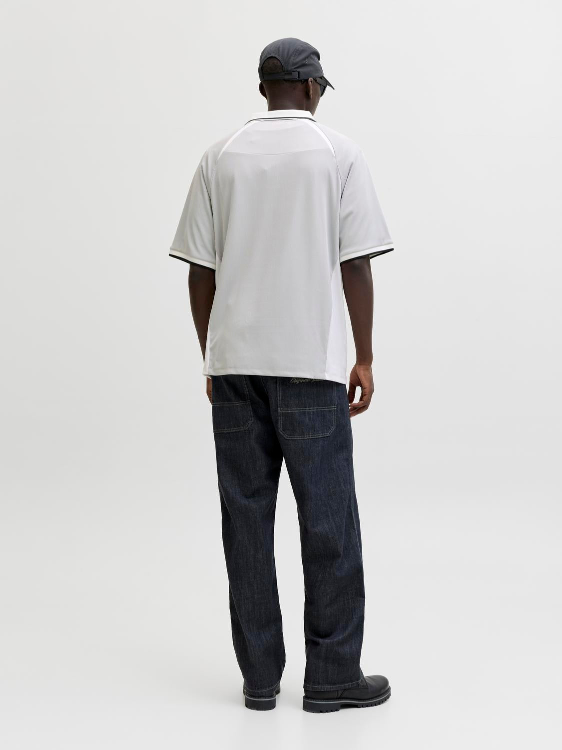 model_shot-back